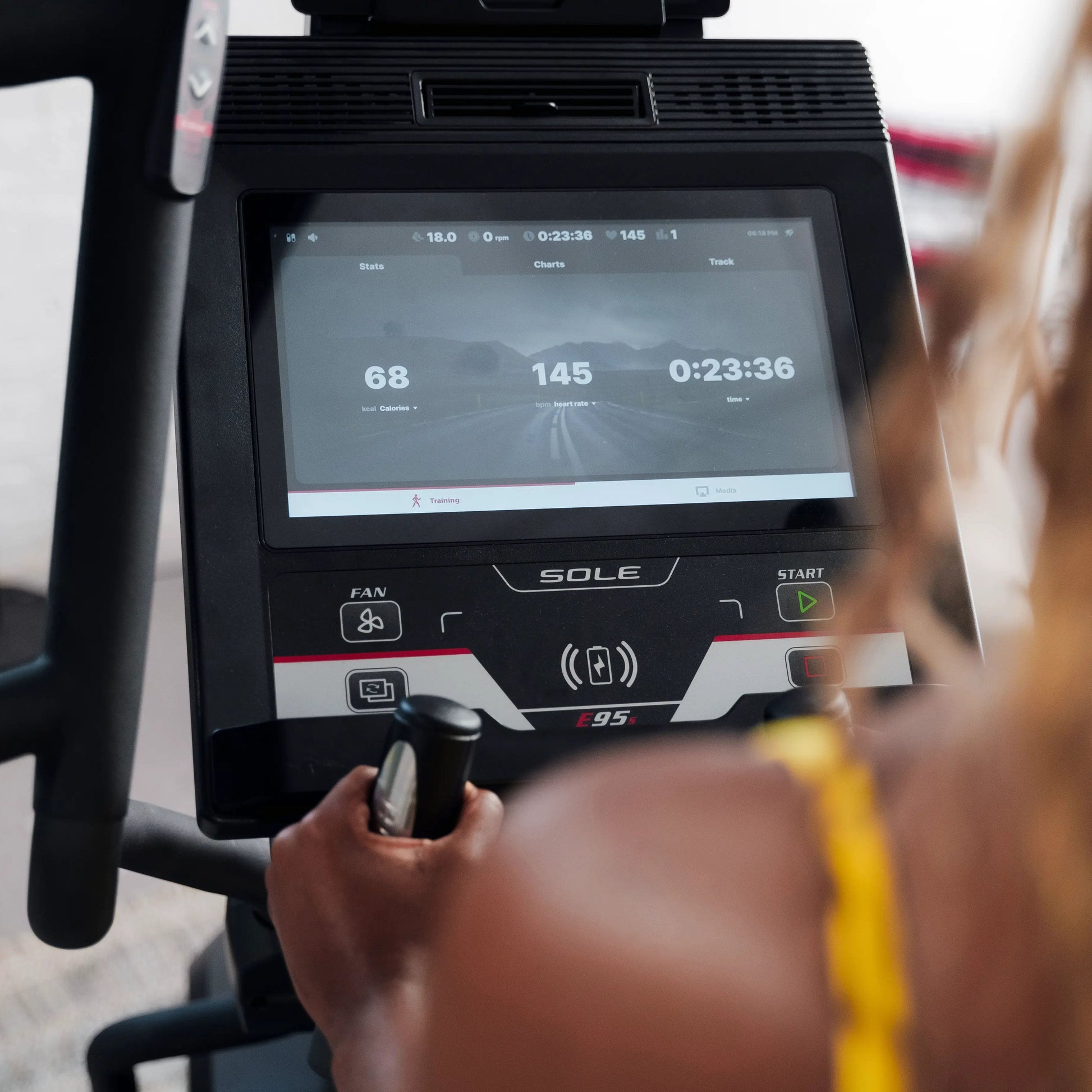 sole-fitness-e95s-elliptical-cross-trainer-sole-e95s-5